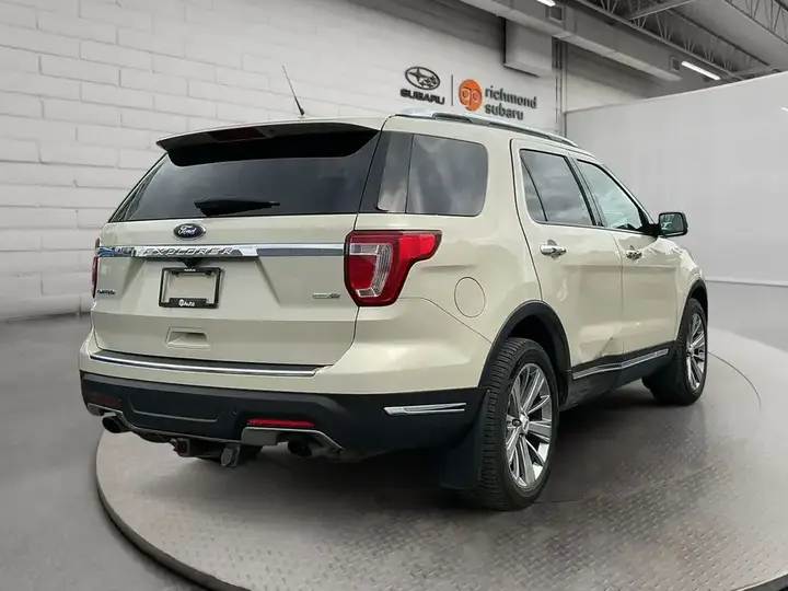 Ford Explorer 2018 photo 4