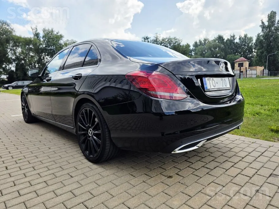 Mercedes-Benz C220 2018 photo 4