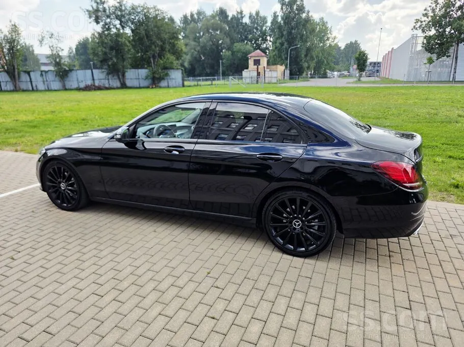 Mercedes-Benz C220 2018 photo 2