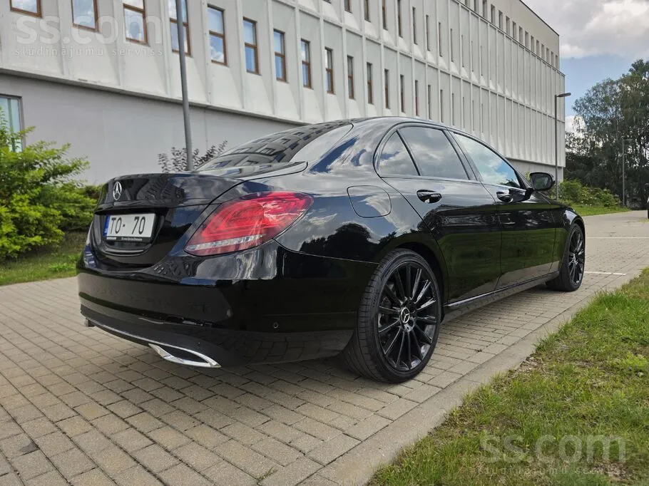 Mercedes-Benz C220 2018 photo 5