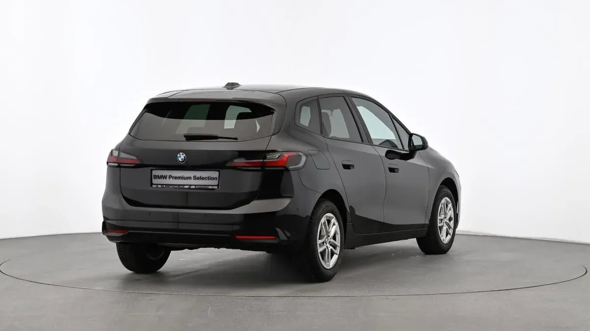 BMW 2 Series 2024 photo 3