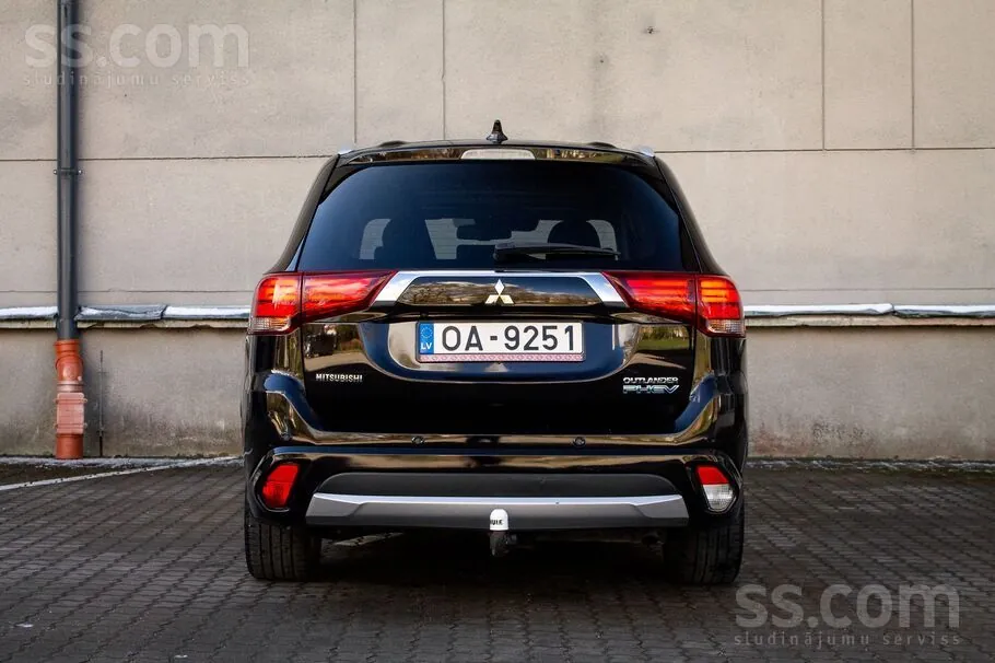 Mitsubishi Outlander 2017 photo 4