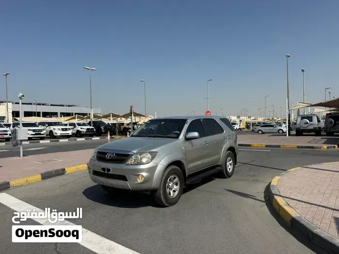 Toyota Fortuner 2008 photo 2