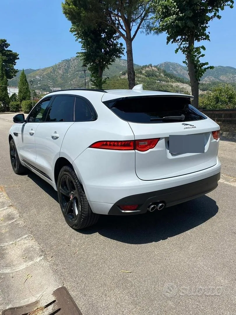 Jaguar F-Pace 2022 photo 2
