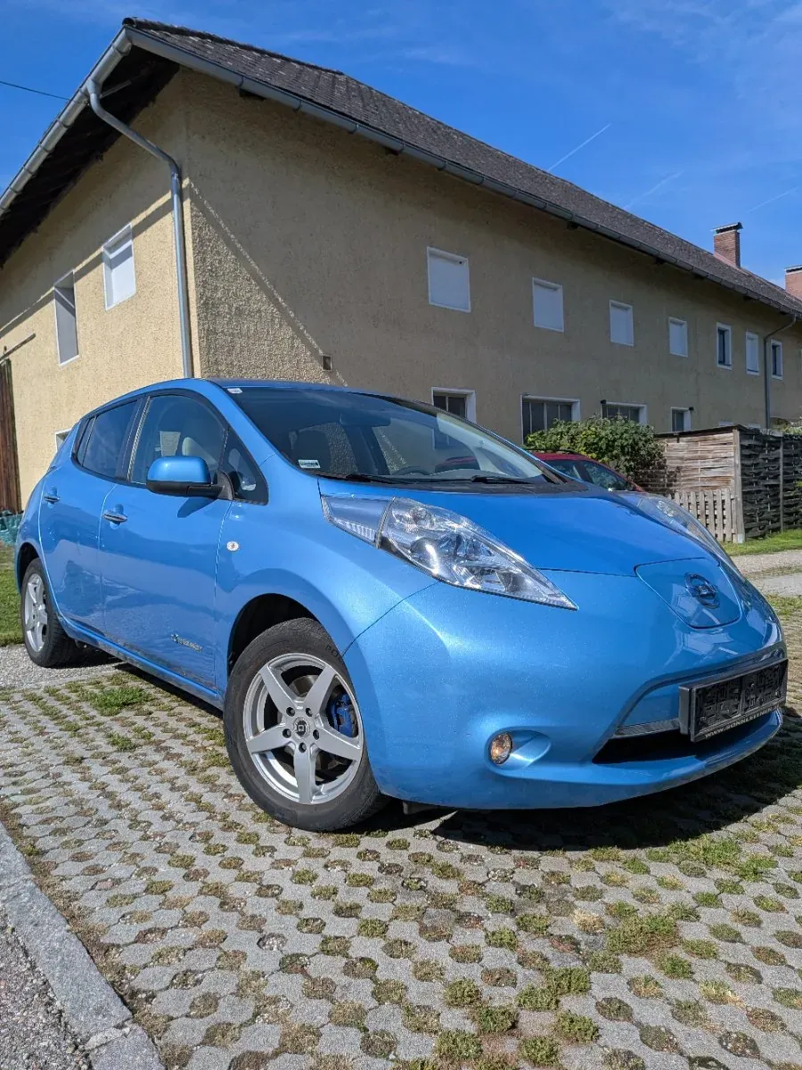 Nissan Leaf 2012 photo 3