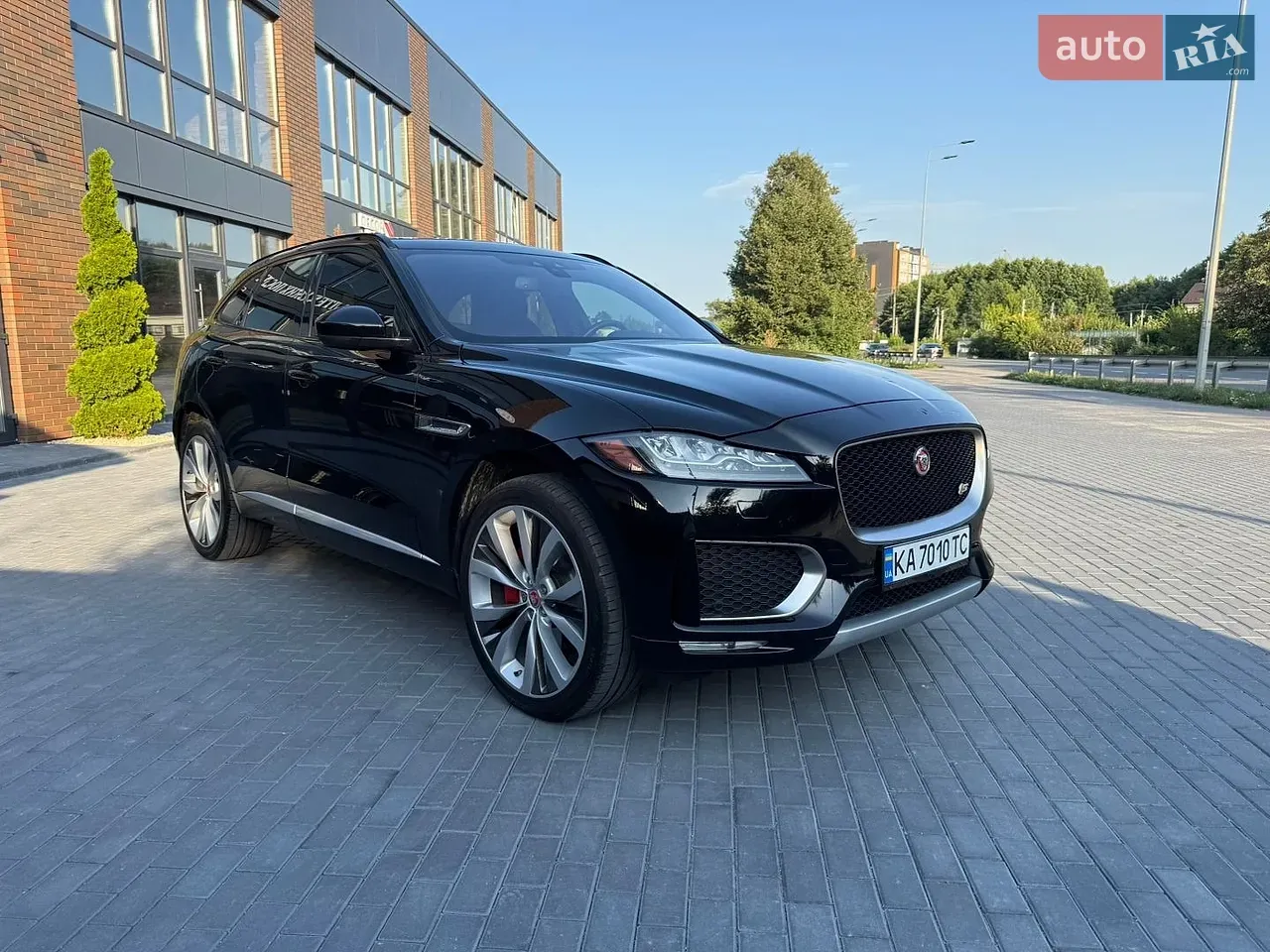 Jaguar F-Pace 2018 photo 3