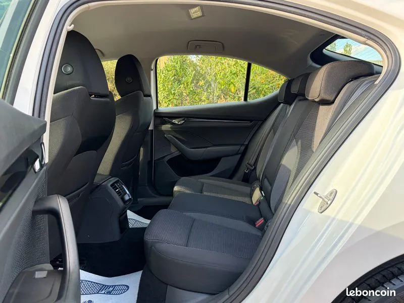 Skoda Octavia 2022 photo 5