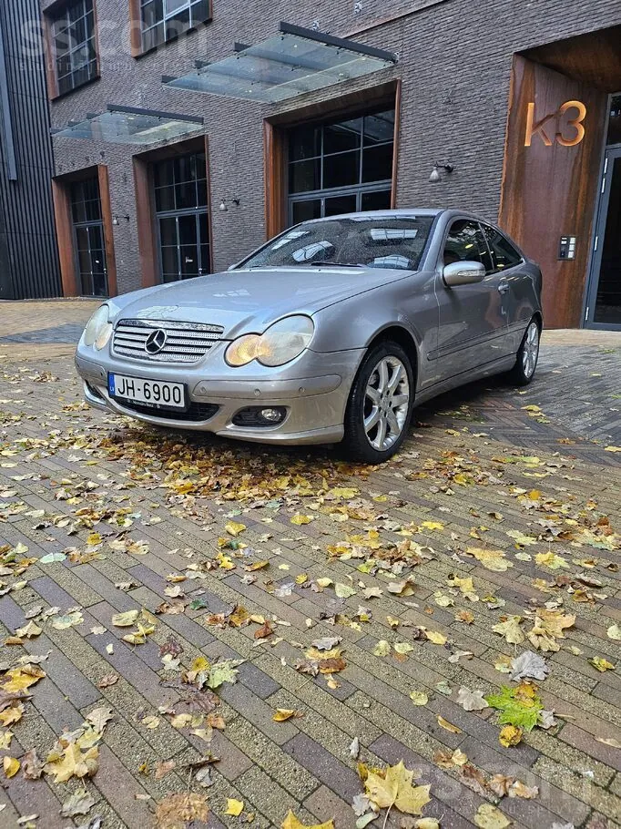 Mercedes-Benz C180