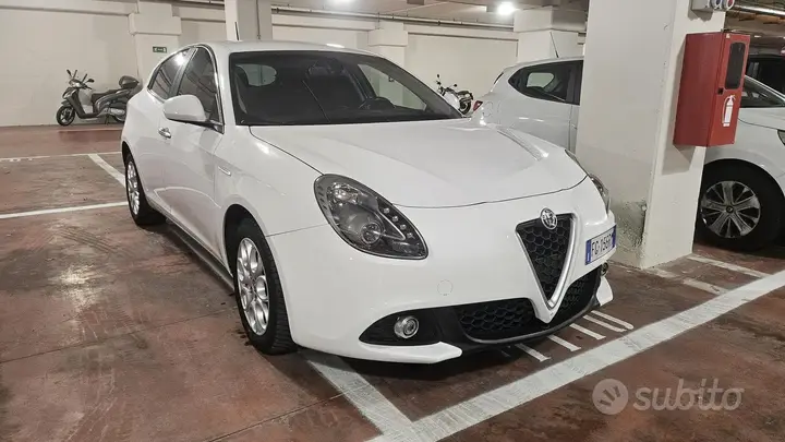 Alfa Romeo Giulietta 2016 photo 2