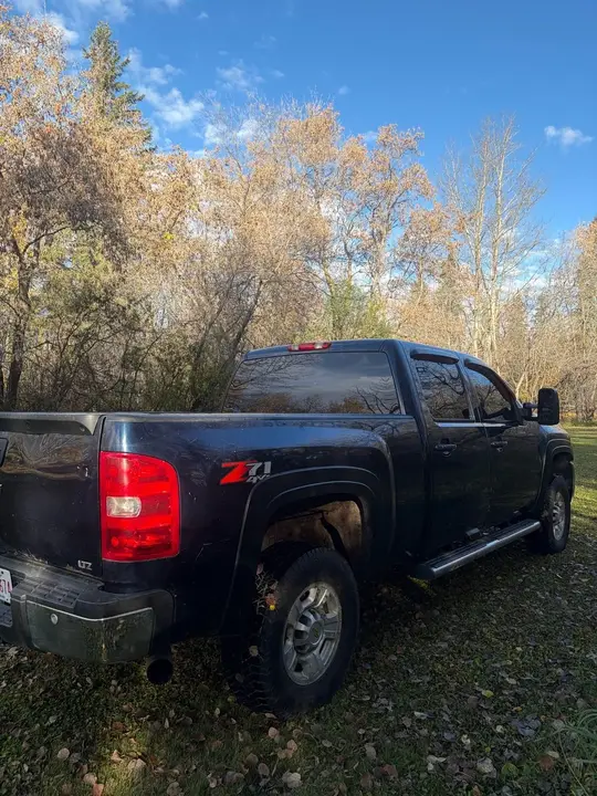 Chevrolet Silverado 2500 2010 photo 4