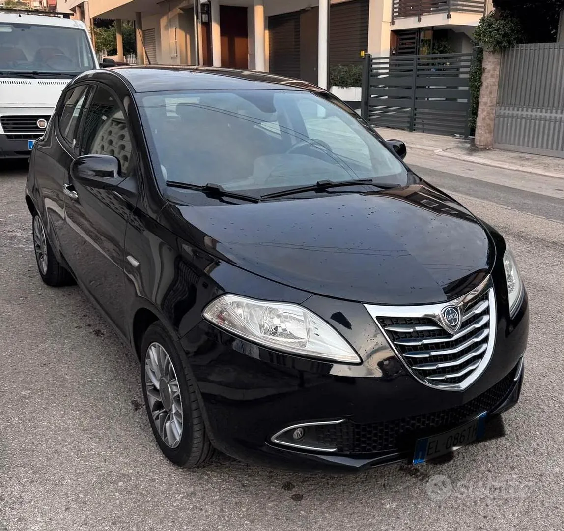 Lancia Ypsilon 2012 photo 2