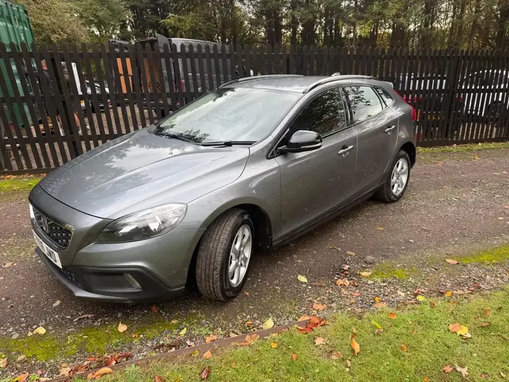 Volvo V40 2016 photo 2