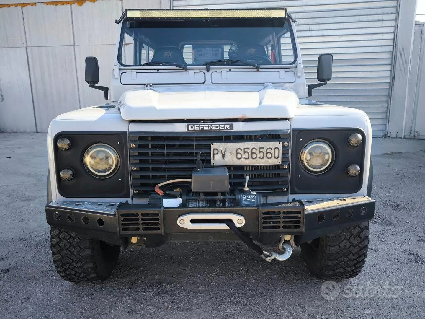 Land Rover Defender 1988 photo 2