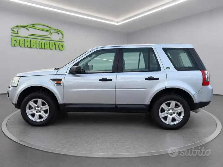 Land Rover Freelander 2008 photo 3