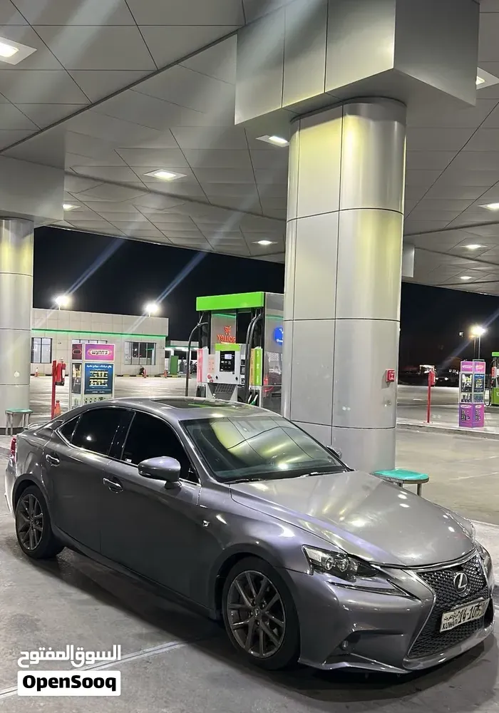 Lexus Is 2016 photo 4