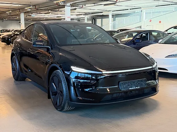 Tesla Model Y 2026 photo 5