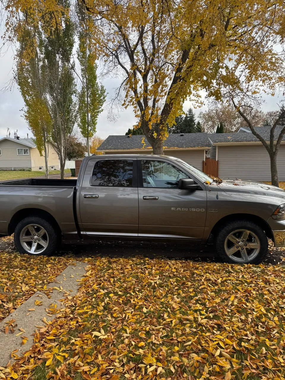Ram 1500 2011 photo 2