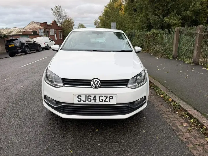 Volkswagen Polo 2014 photo 2