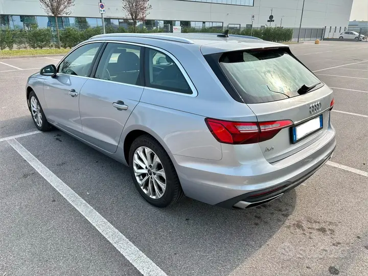 Audi A4 Avant 2022 photo 2