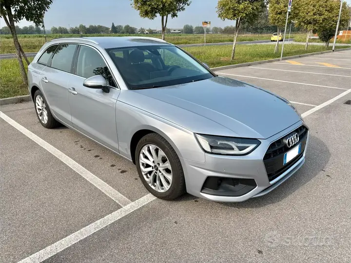 Audi A4 Avant 2022 photo 4