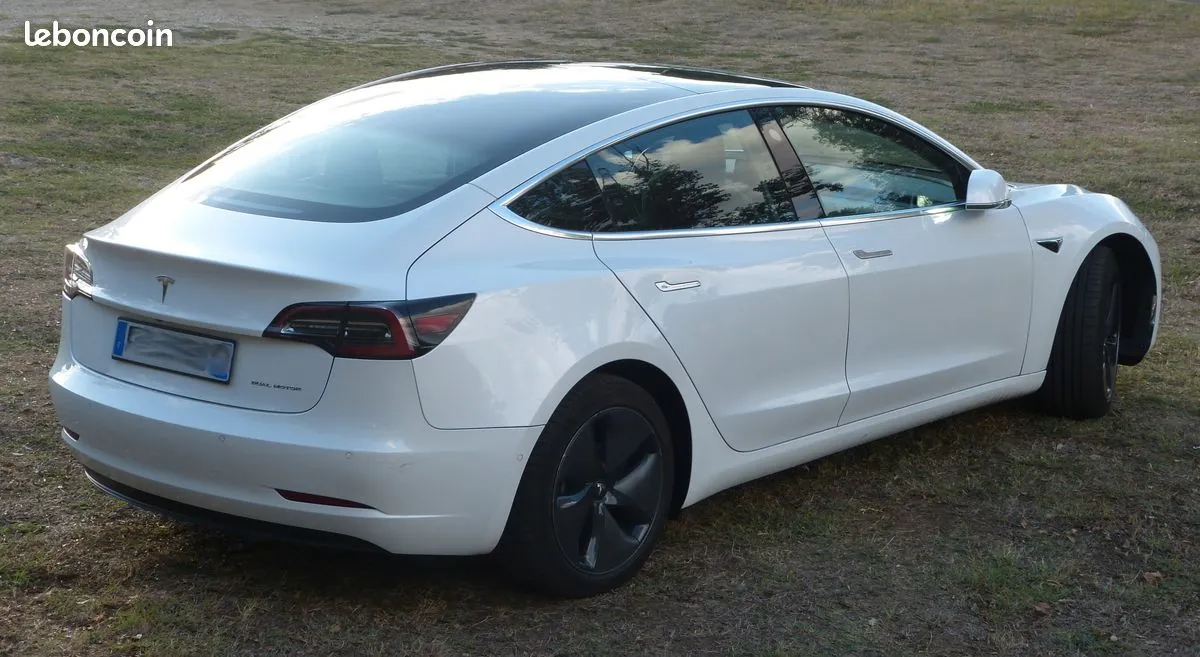 Tesla Model 3 2020 photo 2