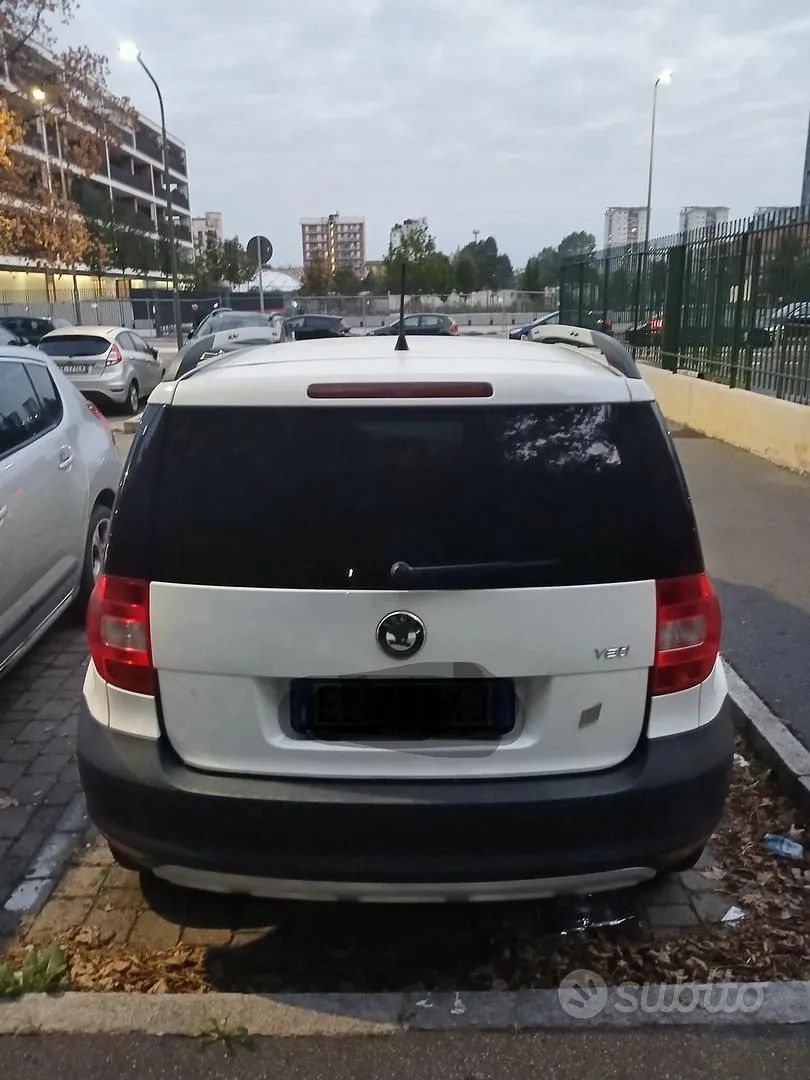 Skoda Yeti 2012 photo 2