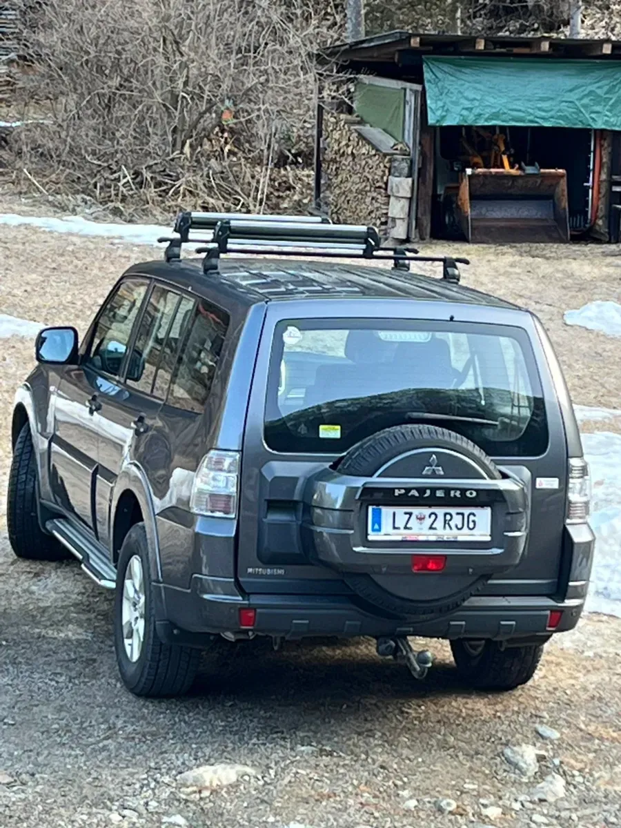 Mitsubishi Pajero 2015 photo 2