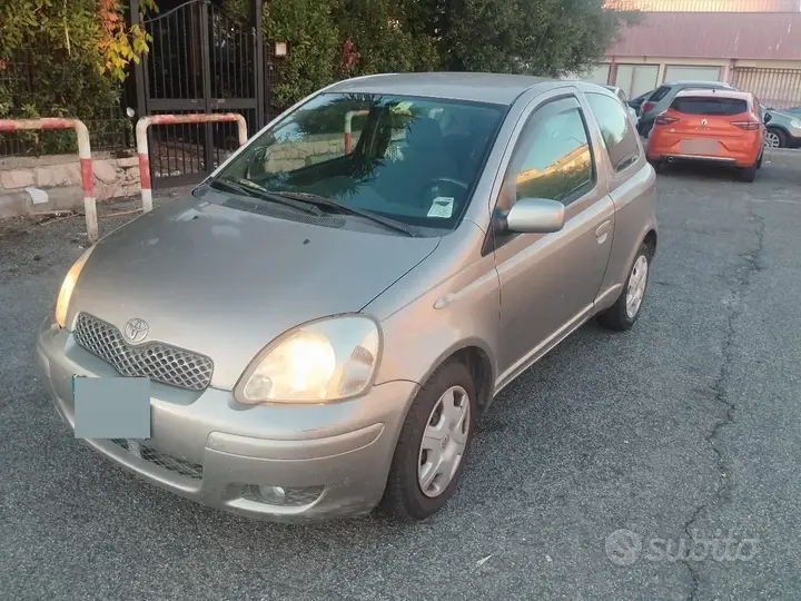 Toyota Yaris 2003 photo 2
