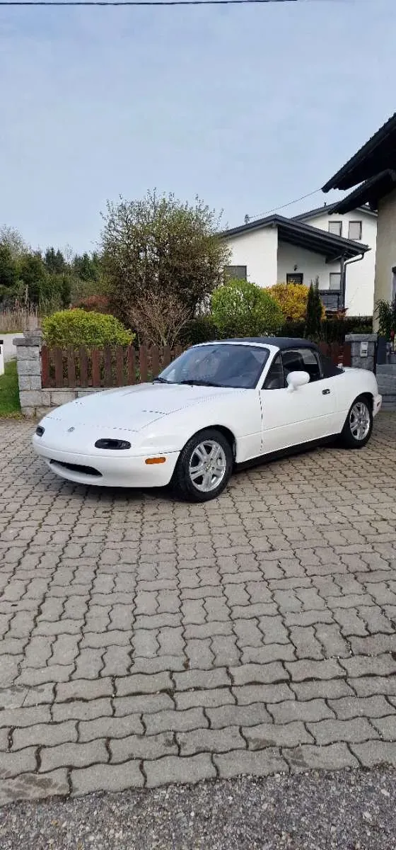 Mazda Mx-5 1997 photo 2