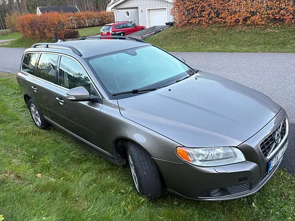 Volvo V70 2010 photo 3