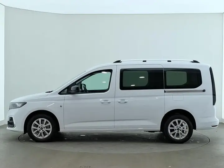 Ford Grand Tourneo Connect 2024 photo 4