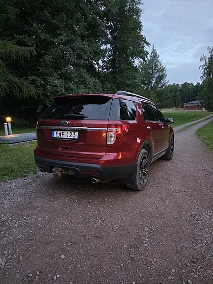 Ford Explorer 2013 photo 2