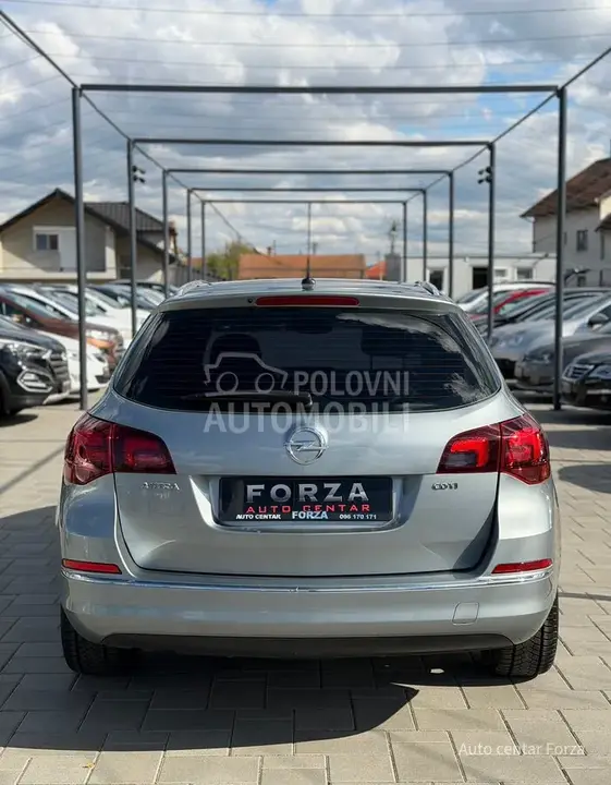 Opel Astra J 2014 photo 5