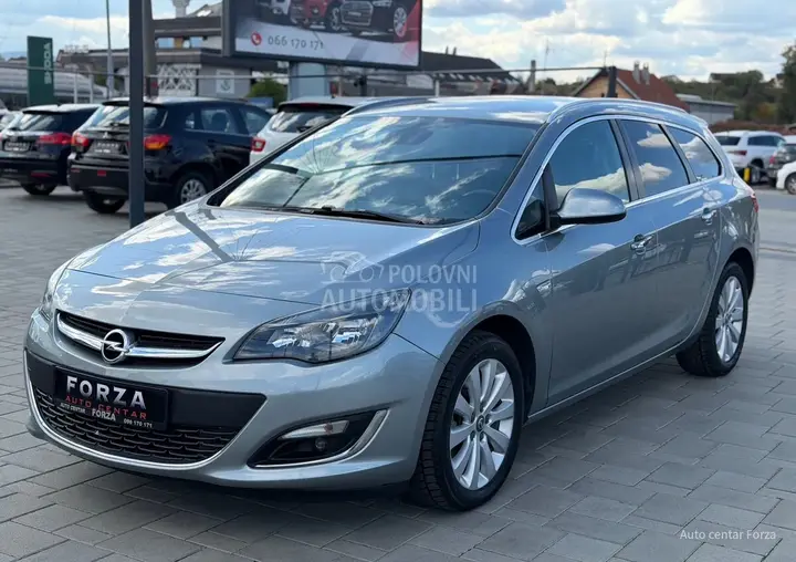 Opel Astra J 2014 photo 2