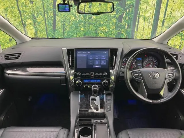 Toyota Alfaard 2020 photo 2