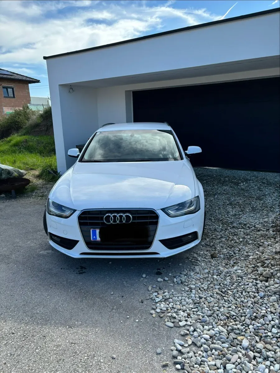 Audi A4 2013 photo 2