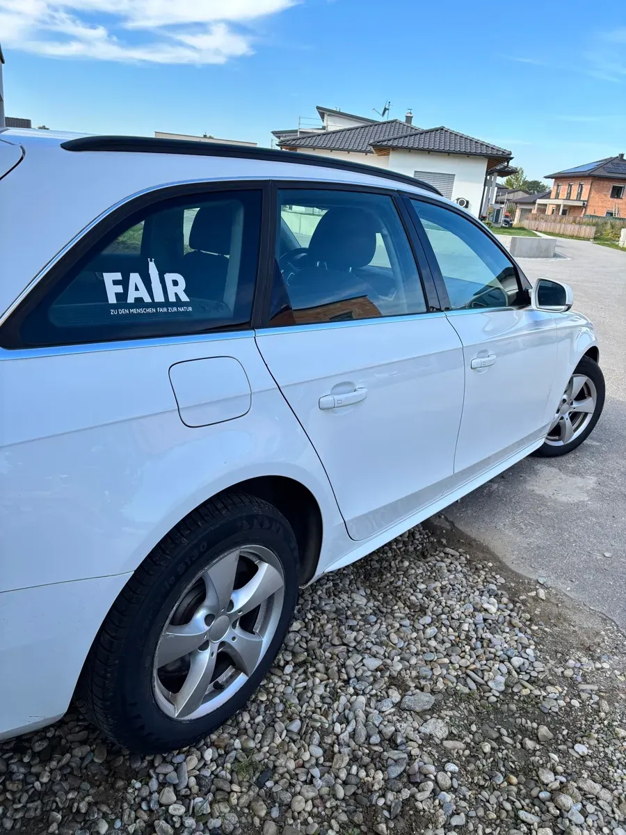 Audi A4 2013 photo 3