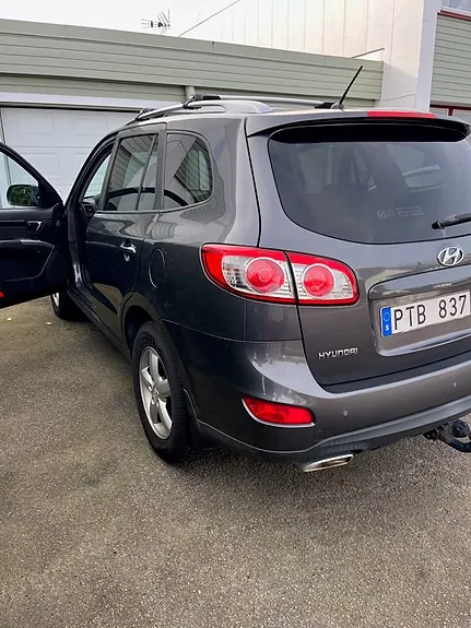 Hyundai Santa Fe 2011 photo 2