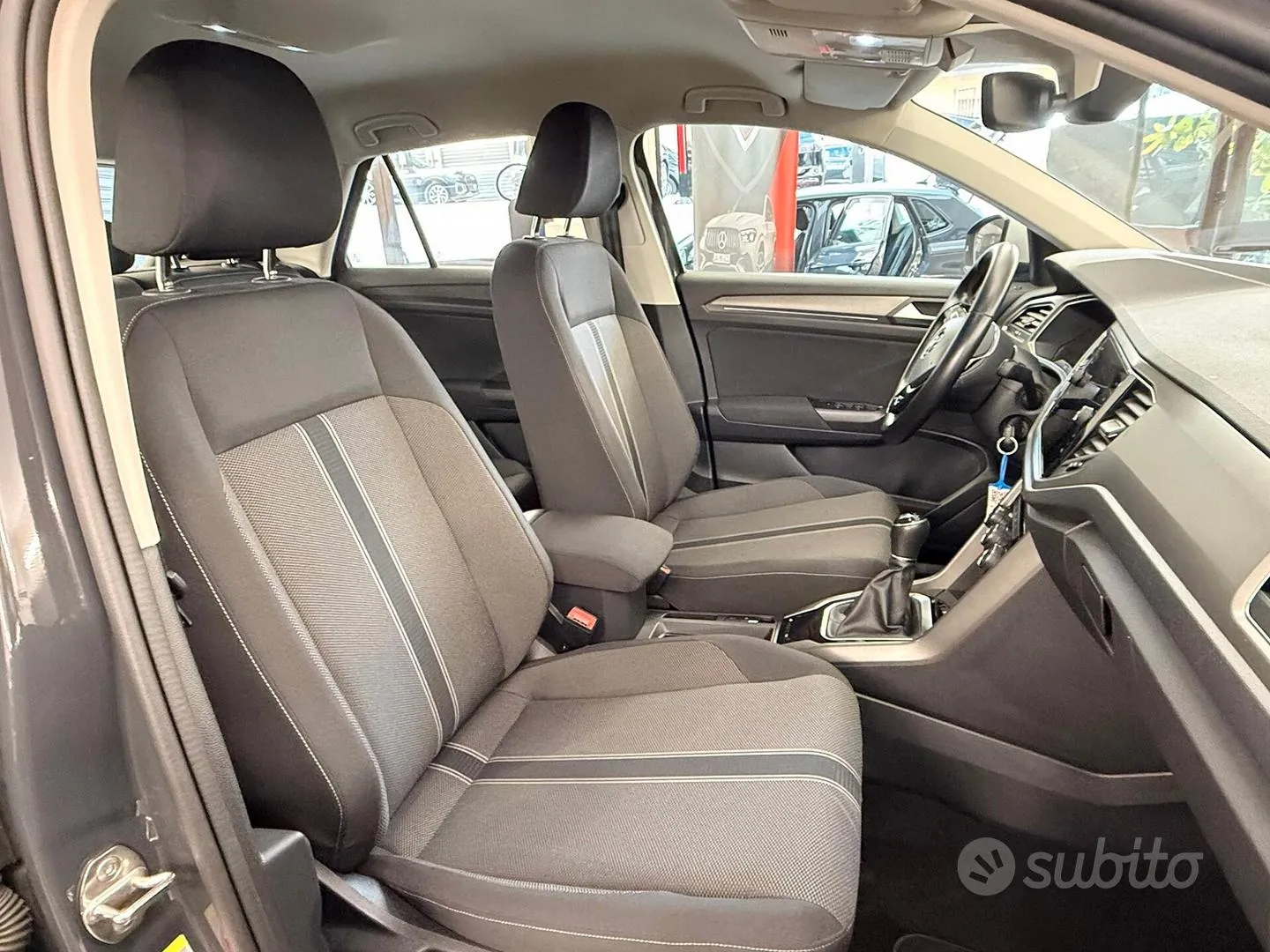 Volkswagen T-Roc 2021 photo 3