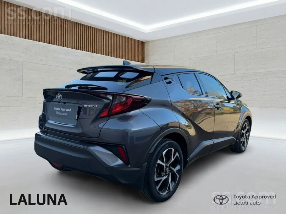 Toyota C-Hr 2022 photo 2