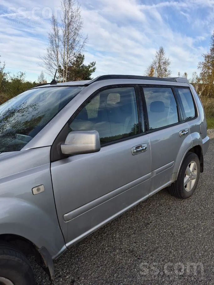 Nissan X-Trail 2005 photo 2