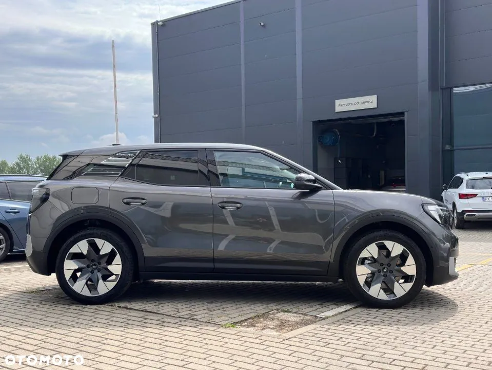 Ford Explorer 2026 photo 4