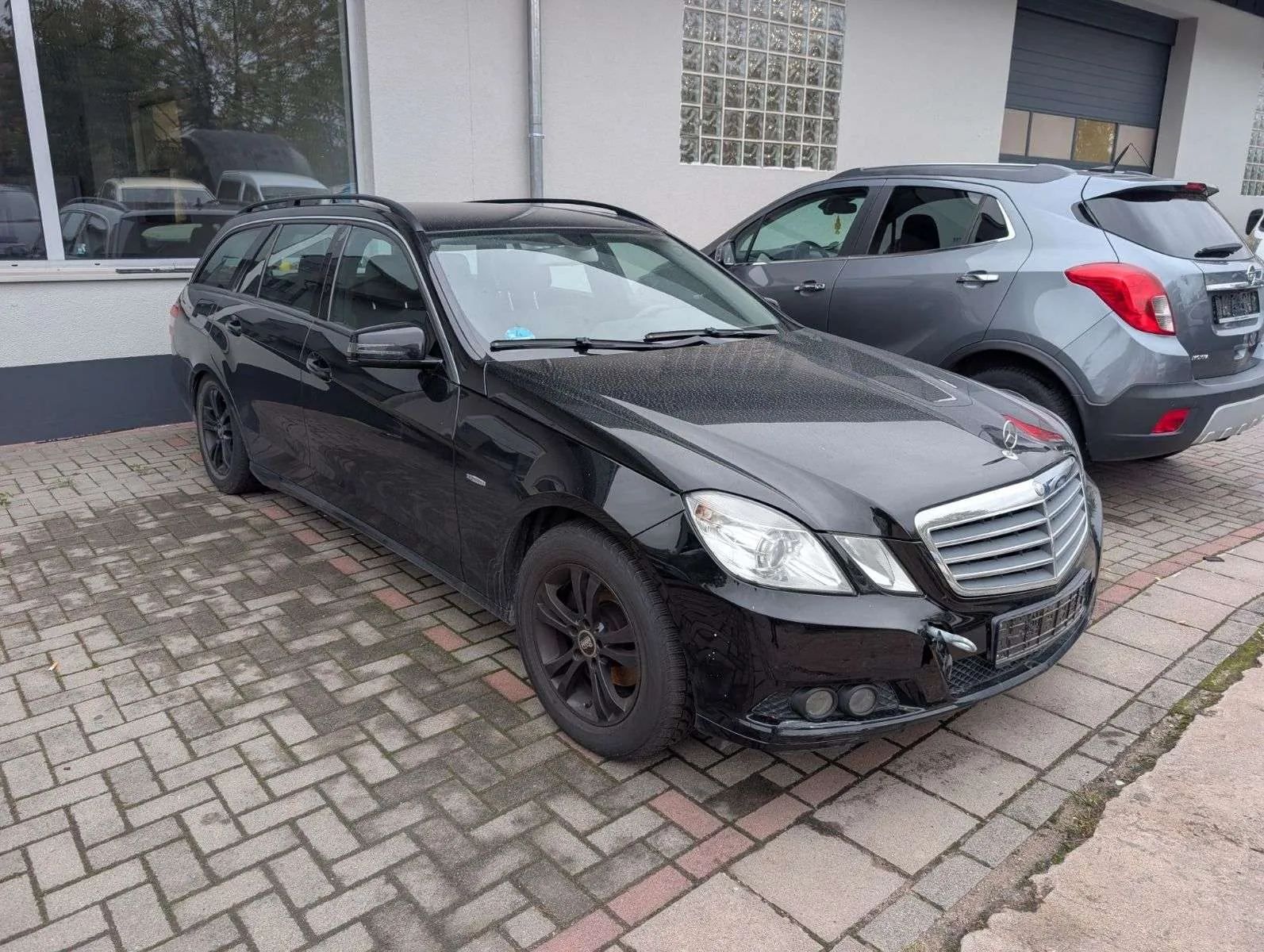 Mercedes-Benz E 200 2011 photo 2