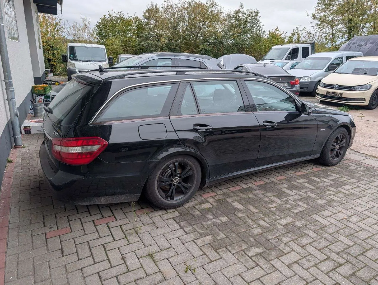 Mercedes-Benz E 200 2011 photo 3