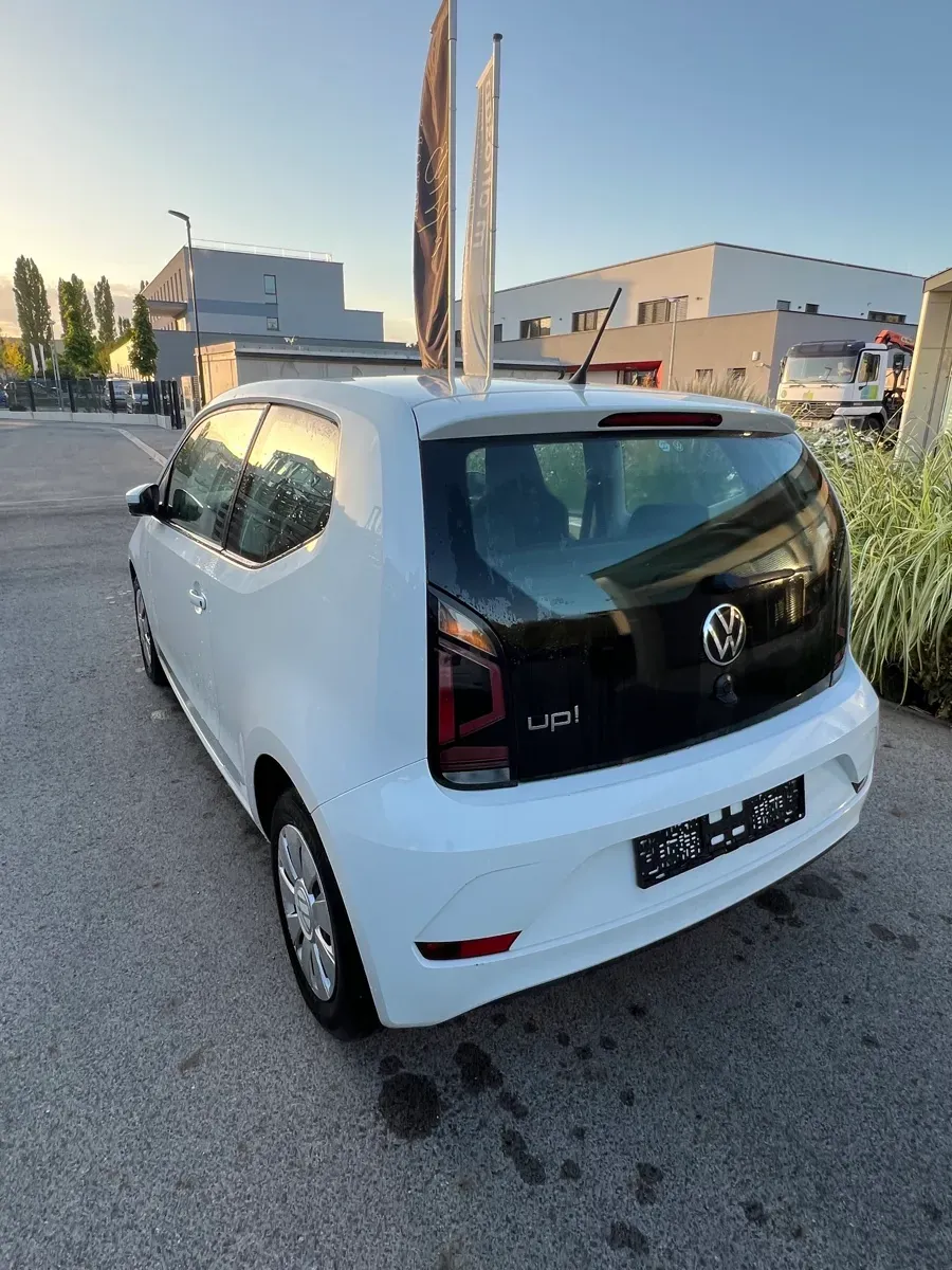 Volkswagen Up 2021 photo 2