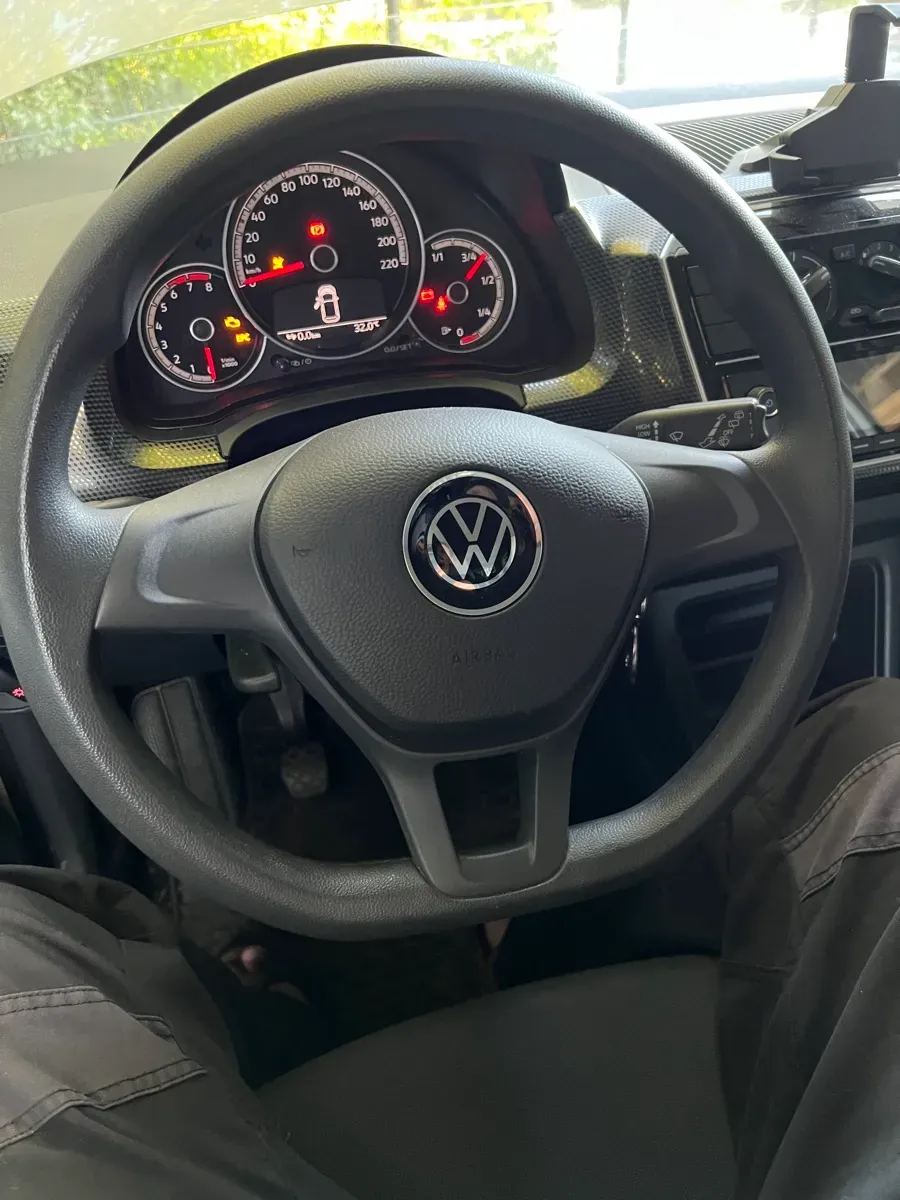 Volkswagen Up 2021 photo 3
