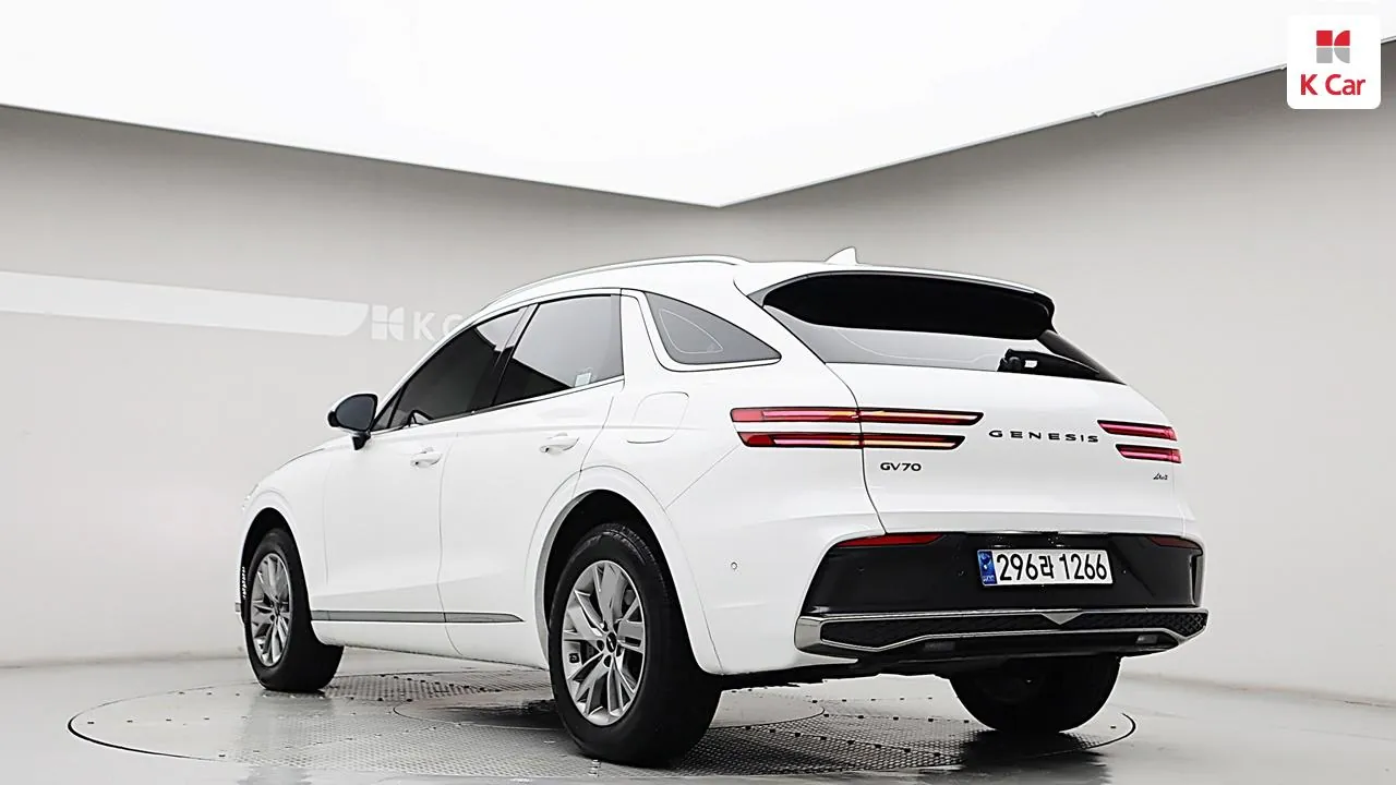 Genesis Gv70 2025 photo 2
