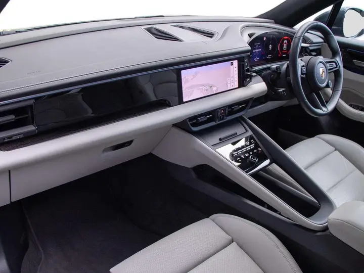 Porsche Macan 2025 photo 3