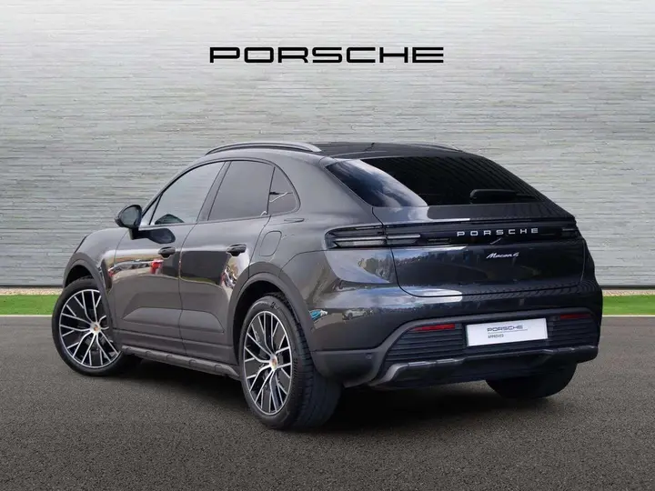 Porsche Macan 2025 photo 2