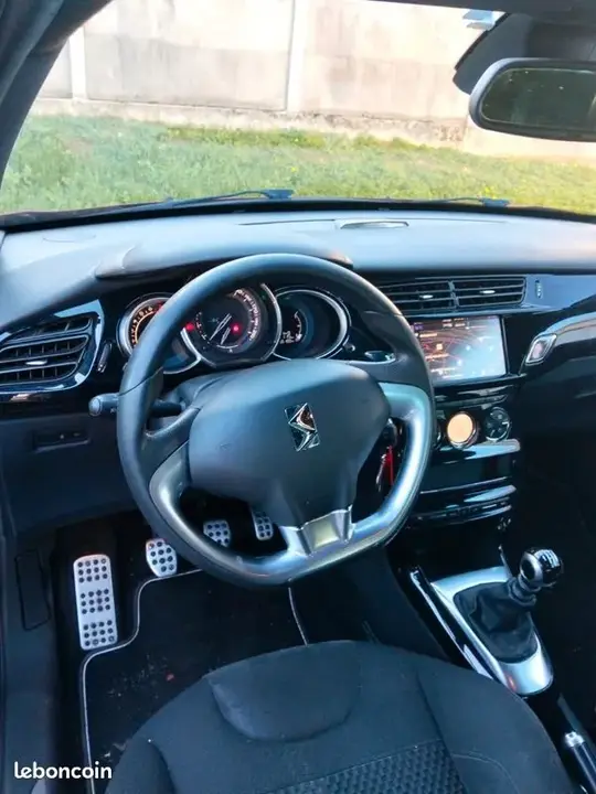 DS Automobiles Ds3 2016 photo 3